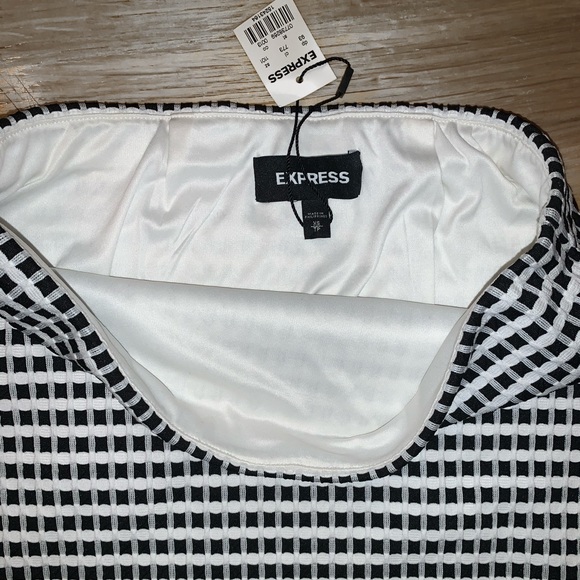 NWT MINI SKIRT - Picture 2 of 2
